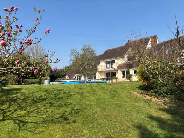 Maison à YVRE-L'EVEQUE, 72530 - 8 pièces 263m²