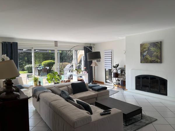 Maison à YVRE-L'EVEQUE, 72530 - 8 pièces 263m²