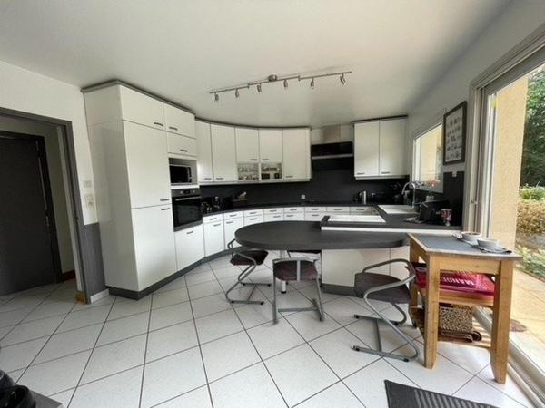 Maison à YVRE-L'EVEQUE, 72530 - 8 pièces 263m²