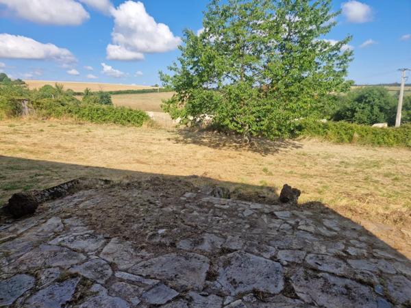 Très belle longère avec terrain, tranquille