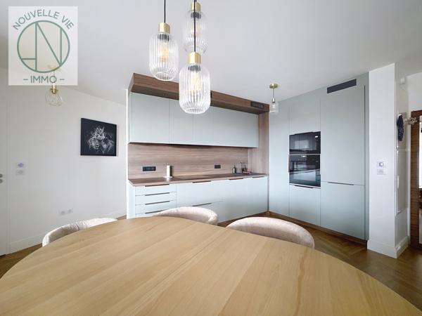 Appartement
                                                                                                                                                                                                                                                                                                                        4 pièce(s)                                                                                                                                                                                                          3 chambre(s)                                                                                                                                                                                                          86  m²
