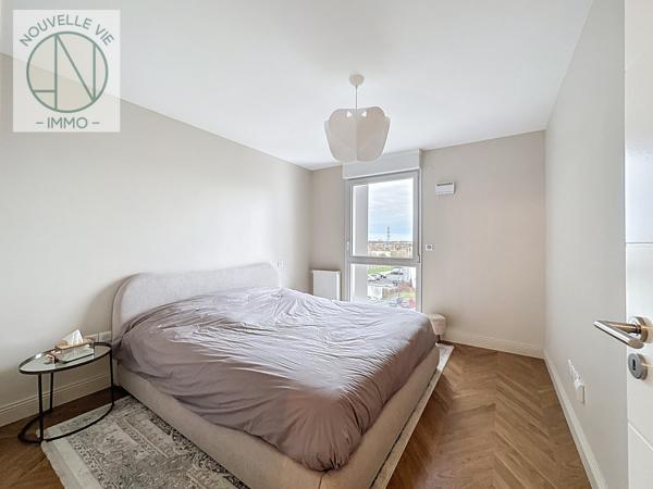 Appartement
                                                                                                                                                                                                                                                                                                                        4 pièce(s)                                                                                                                                                                                                          3 chambre(s)                                                                                                                                                                                                          86  m²