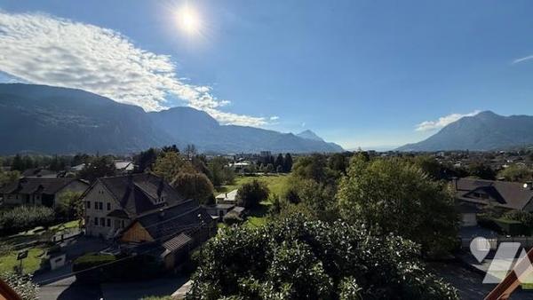 Maison familiale sur deux niveaux 