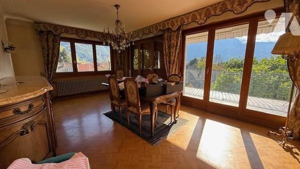 Maison familiale sur deux niveaux 