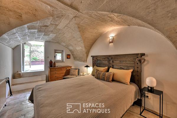 Maison de caractère avec terrasses et cour intimiste