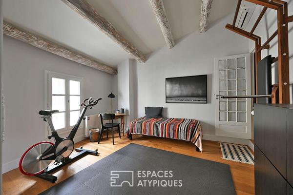 Maison de caractère avec terrasses et cour intimiste