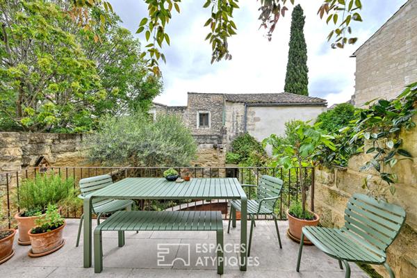 Maison de caractère avec terrasses et cour intimiste