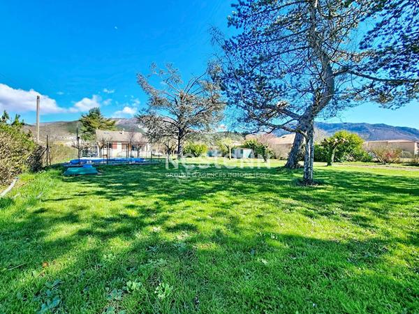 Maison à vendre à Sisteron - 4 pièces de plain-pied, 116 m², terrain 2770 m²