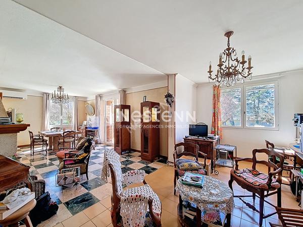 Maison à vendre à Sisteron - 4 pièces de plain-pied, 116 m², terrain 2770 m²