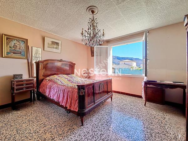 Maison à vendre à Sisteron - 4 pièces de plain-pied, 116 m², terrain 2770 m²