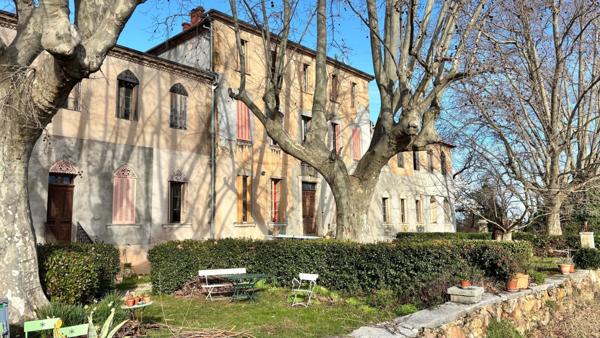 Exceptionnel la vie de Château au cœur du Muy