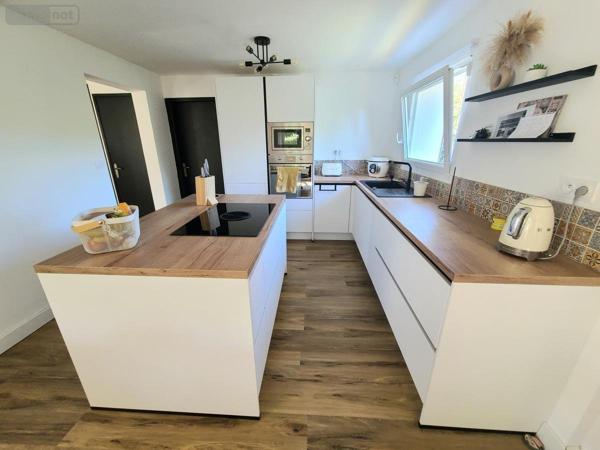 Maison à vendre à Pierrelatte dans la Drôme (26700), ref : 26060-788