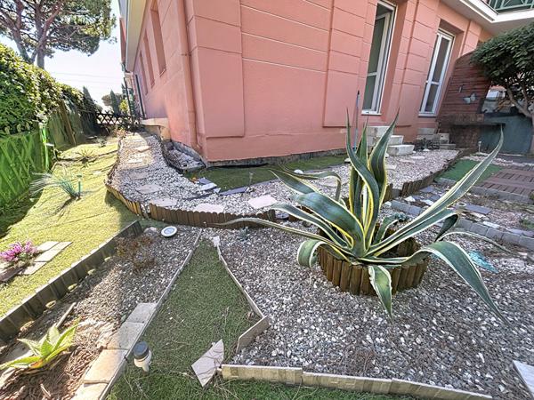 Fréjus T3 rez de jardin, traversant, terrasse, jardin, garage