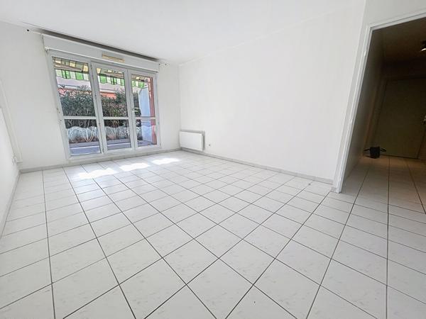 Fréjus T3 rez de jardin, traversant, terrasse, jardin, garage