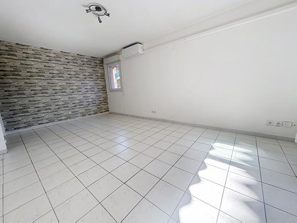 Fréjus T3 rez de jardin, traversant, terrasse, jardin, garage