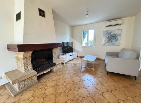 A VENDRE 84120 PERTUIS MAISON TYPE 4 PIECES D'ENVIRON 90 M² AVEC JARDIN ET GARAGE.