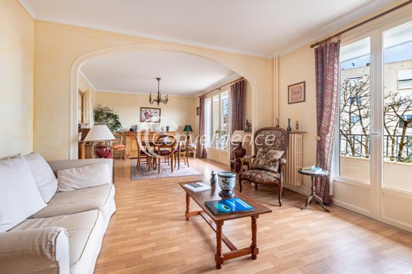 Appartement
                                                                                                                                                                                                                                                                                                                        5 pièce(s)                                                                                                                                                                                                          3 chambre(s)                                                                                                                                                                                                          93.85  m²