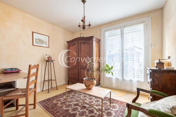 Appartement
                                                                                                                                                                                                                                                                                                                        5 pièce(s)                                                                                                                                                                                                          3 chambre(s)                                                                                                                                                                                                          93.85  m²