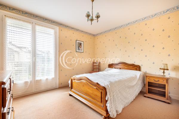 Appartement
                                                                                                                                                                                                                                                                                                                        5 pièce(s)                                                                                                                                                                                                          3 chambre(s)                                                                                                                                                                                                          93.85  m²