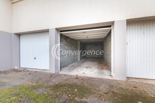 Appartement
                                                                                                                                                                                                                                                                                                                        5 pièce(s)                                                                                                                                                                                                          3 chambre(s)                                                                                                                                                                                                          93.85  m²