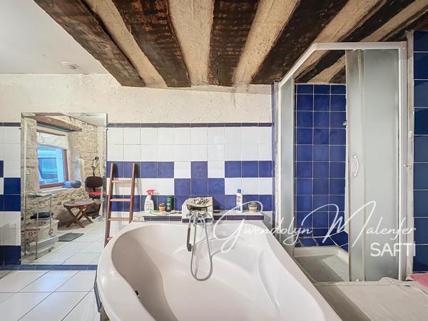 Maison en pierre rénovée avec charme et authenticité