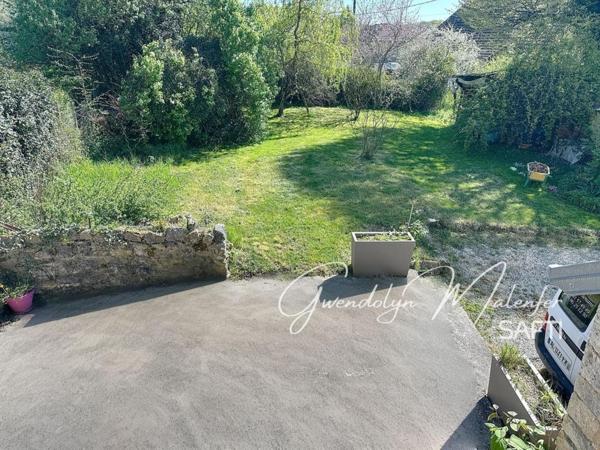 Maison en pierre rénovée avec charme et authenticité