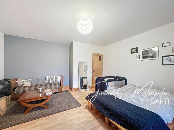 Maison en pierre rénovée avec charme et authenticité