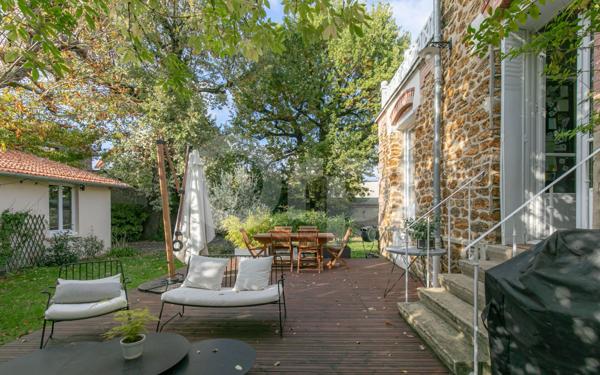 Maison à vendre    7 pièces •  Saint-Maur-des-Fossés