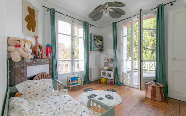 Maison à vendre    7 pièces •  Saint-Maur-des-Fossés