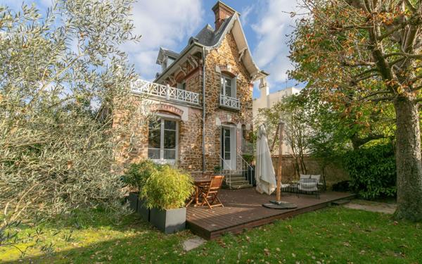 Maison à vendre    7 pièces •  Saint-Maur-des-Fossés