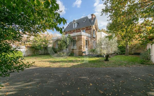 Maison à vendre    7 pièces •  Saint-Maur-des-Fossés