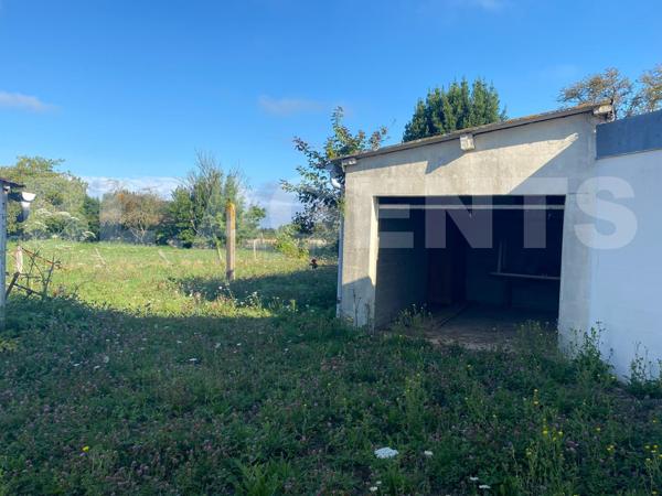 Terrain constructible de 2008 m2 à Sargé lès Le Mans