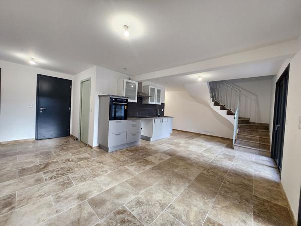 EXCLUSIVITE A SAINT SATURNIN LES AVIGNON - LOCATION MAISON DE 83 M² SURF HAB TERRAIN DE 186 M² - 3 CHAMBRES