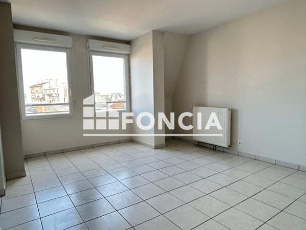 Location Appartement 3 pièces 69.1 m² - ENTREE A Limoges 87000