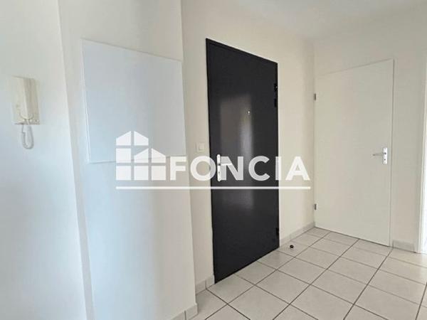 Location Appartement 3 pièces 69.1 m² - ENTREE A Limoges 87000