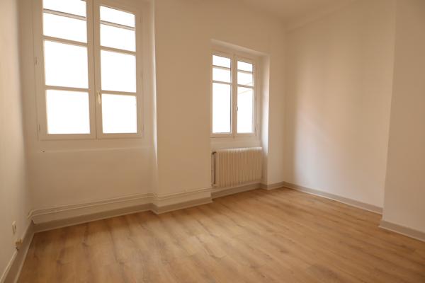 101m² - T4 en DUPLEX - RUE IMBERT-COLOMES - COEUR DES PENTES