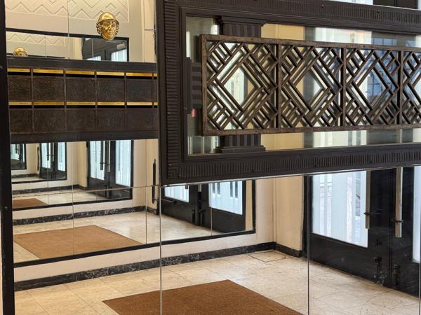 LYON 3EME - Saxe - Préfecture: Un appartement familial T5 de 182m2 à rénover.