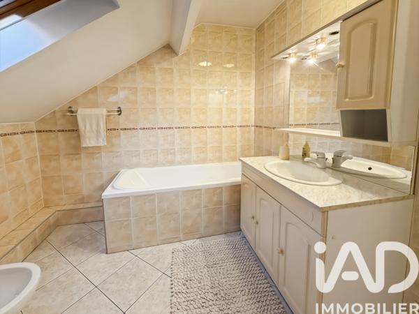 Maison à vendre 6 pièces 108 m² Villeneuve-le-Roi