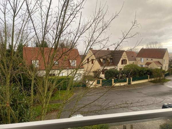 Appartement à fort potentiel à rafraîchir.