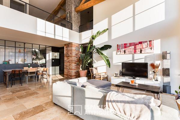 Grange rénovée esprit loft avec piscine