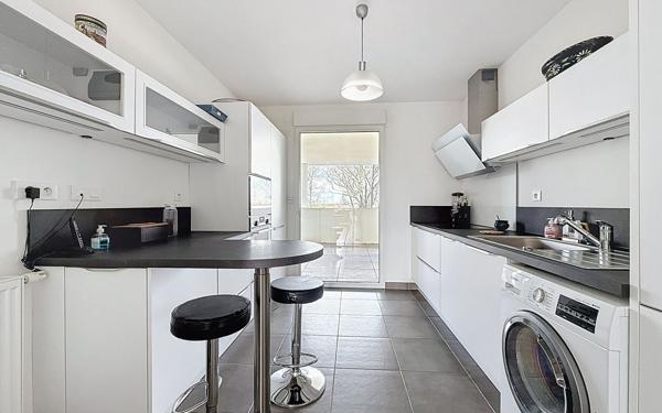 Appartement à vendre    3 pièces • 100,01 m2 La Rochelle