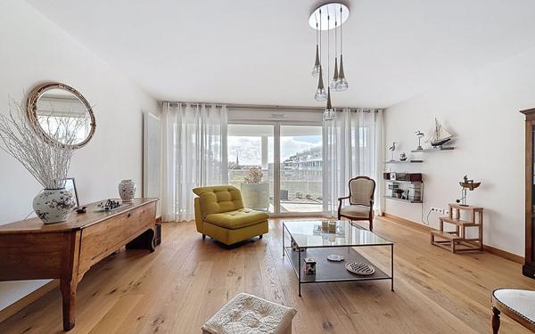 Appartement à vendre    3 pièces • 100,01 m2 La Rochelle