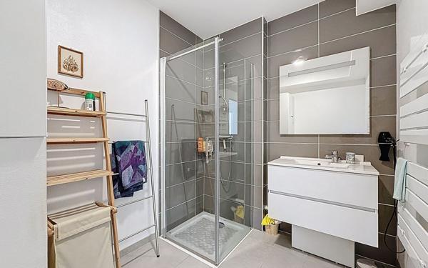 Appartement à vendre    3 pièces • 100,01 m2 La Rochelle