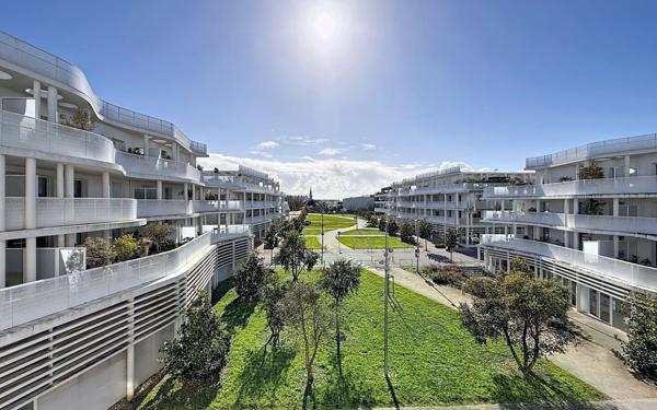 Appartement à vendre    3 pièces • 100,01 m2 La Rochelle