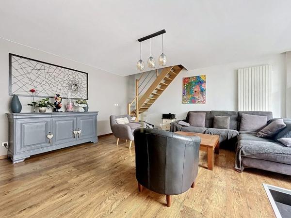 Maison mitoyenne 2 côtés Halluin Secteur Linselles-Vallée Lys 177 m²