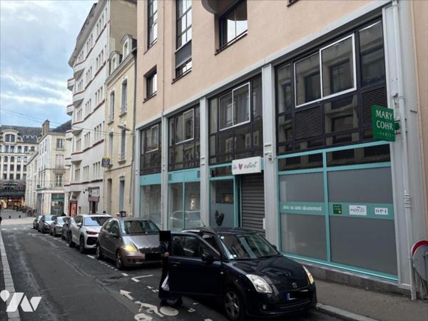 Local commercial avec 1 parking situé au MANS - HYPERCENTE