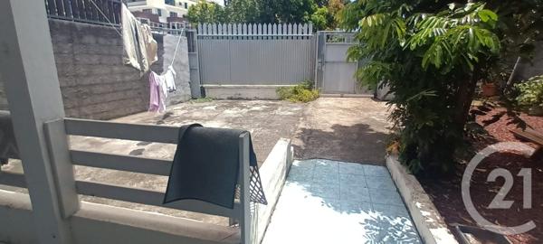 Maison à vendre  6 pièces - 134,18 m2 ST DENIS - 974