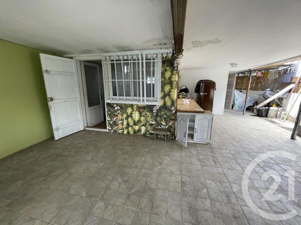 Maison à vendre  6 pièces - 134,18 m2 ST DENIS - 974