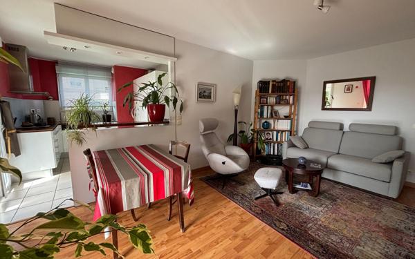 Appartement à vendre    3 pièces • 66,90 m2 Lons