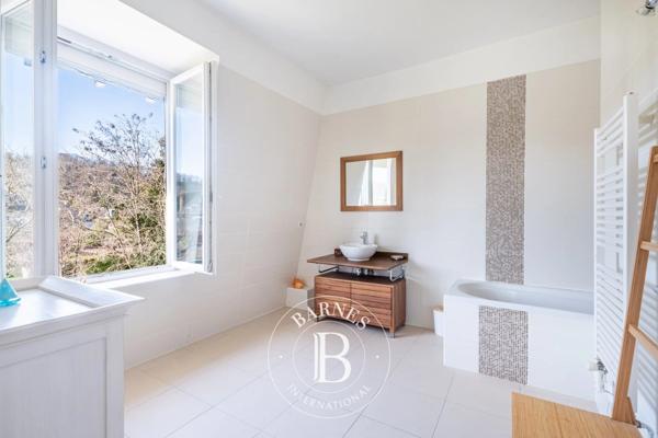 Villennes-sur-Seine, Maison  339 m² à vendre